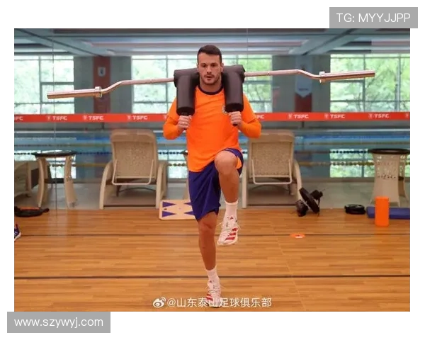 足球训练中的力量训练与核心稳定